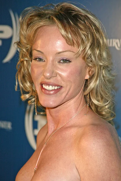 Russell Simmons'ın yaptığı işi zor oyun daha zor parti sunar