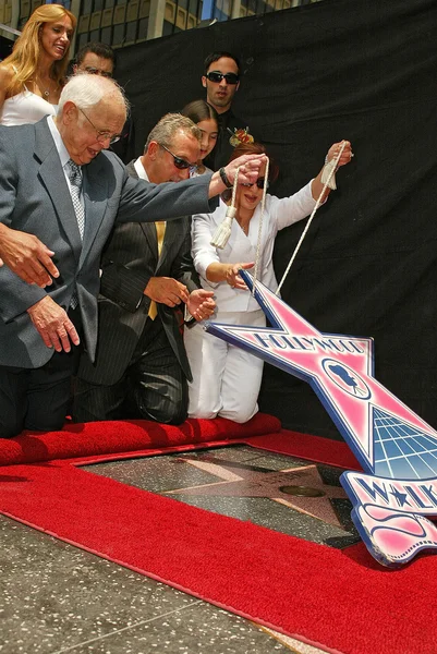 Emilio Estefan honoré d'une étoile sur le Hollywood Walk of Fame — Photo