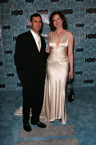 Geena Davis e il marito Reza — Foto Stock