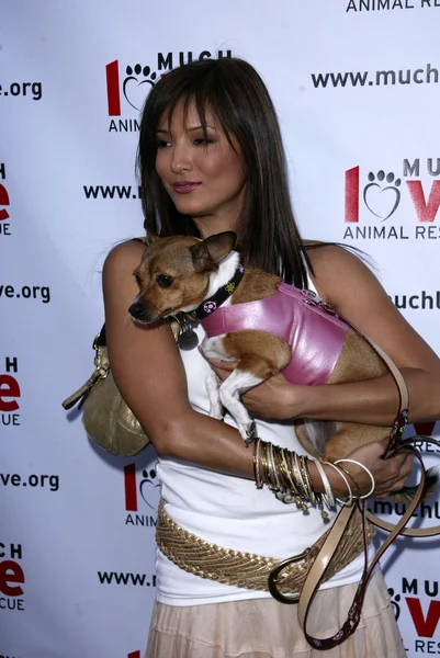 Kelly hu kadar aşk hayvan kurtarmak 4 yıllık ünlü komedi de yarar. kahkaha fabrikası, los angeles, ca. 08-10-05