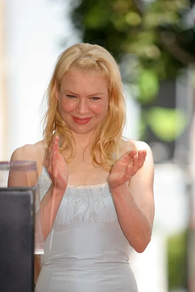 Renee Zellweger Star en el Paseo de la Fama de Hollywood — Foto de Stock