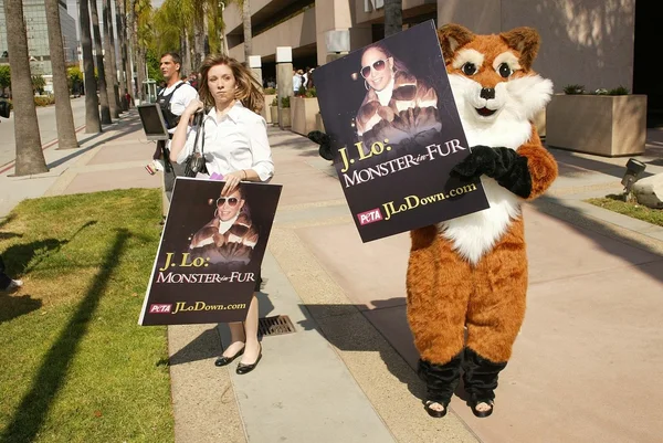 善待动物组织抗议珍妮弗 · 洛佩斯 — 图库照片