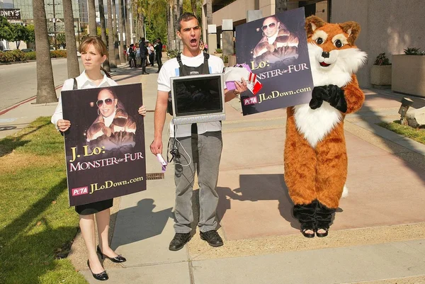 Protestas de PETA Jennifer López — Foto de Stock