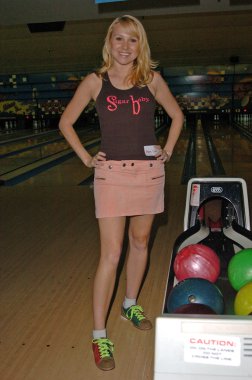 alana köri, bowling için soyulmuş kabuk, pickwick bowling merkezi, burbank, ca 06-05-05