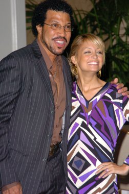 Girlz Hood Öğle Yemeği