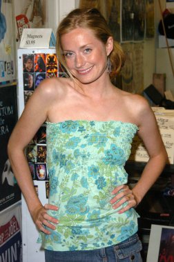 Kate norby tanıtmak için mağaza içi Event'de soymak devils reddeder zombiler, hollywood kitap ve poster şirket, hollywood, ca 07-10-05