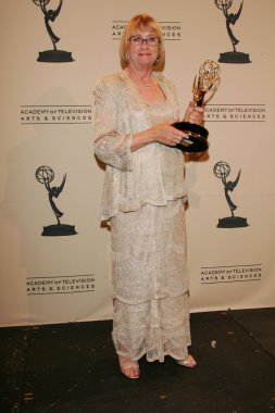 Kathryn joosten 2005 primetime yaratıcı sanatlar basın odasında emmy Ödülleri, tapınak auditorium, los angeles, ca 09-11-05