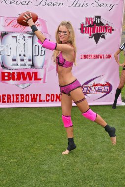 iç çamaşırı kase III kick-off