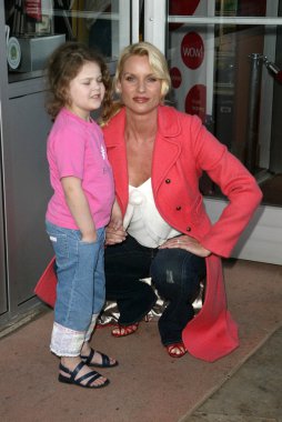 Soğuk taş süthane'nın dondurma pasta sosyal