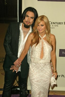 Carmen electra ve david m. navarro