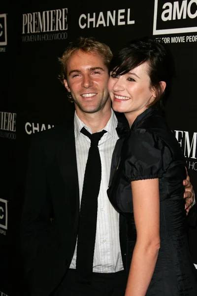 Alessandro nivola ve emily mortimer Hollywood 12 yıllık Gala kadın. Beverly hilton hotel, beverly hills, ca. 09-20-05 — Stok fotoğraf