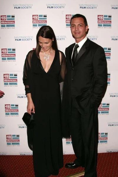 Talisa Soto and Benjamin Bratt — Stock Photo, Image