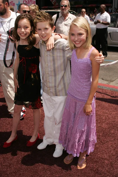 Julia Winter, Freddie Highmore and Annasophia Robb — Stock Photo, Image