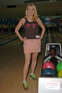 alana köri, bowling için soyulmuş kabuk, pickwick bowling merkezi, burbank, ca 06-05-05