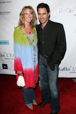 Raffles l'ermitage yıldönümü ve emmy parti tekme