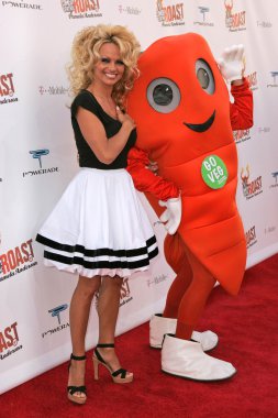 Comedy Central'ın kızartma Pamela Anderson