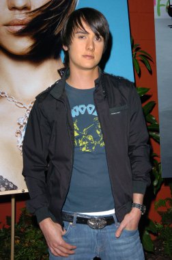 Dergi açılış partisine launch.com için gösteriş yapmak