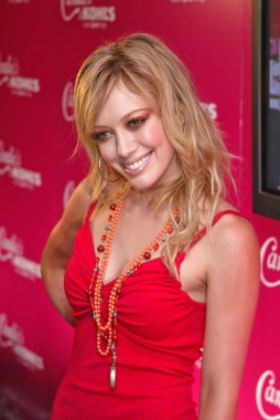 Candie's, kohl's ve hilary duff yeni bir reklam kampanyası duyurdu