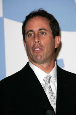 Jerry seinfeld ve paul simon gerçekleştirmek otizm faydalanmak için konuşuyor
