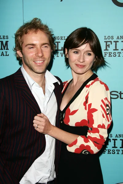 Alessandro Nivola and Emily Mortimer at the premiere of Nine Lives, Academy of Motion Picture Arts and Sciences, Beverly Hills, CA 06-21-05 — Stock Photo, Image