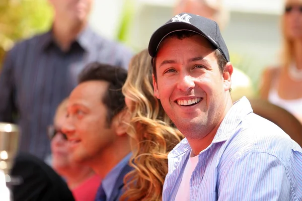 adam sandler sandlers, el ve ayak ceremoney Çin Tiyatrosu, hollywood, ca 05-17-05 Yazdır