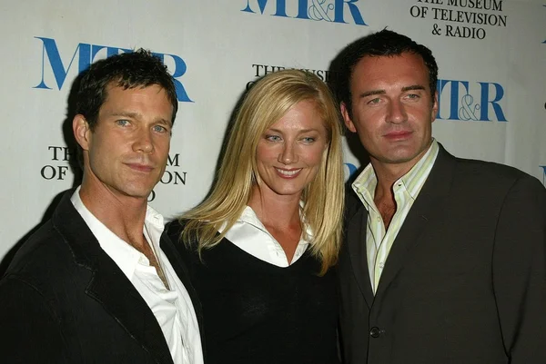 Miami Black and Blue: A Look at Nip/Tuck — Stock Photo, Image