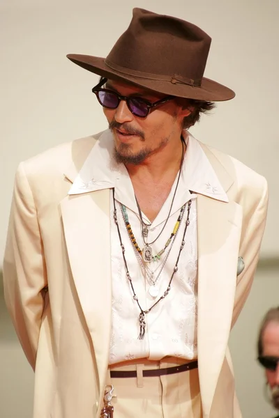 Johnny depp hand och fotavtryck ceremoni — Stockfoto