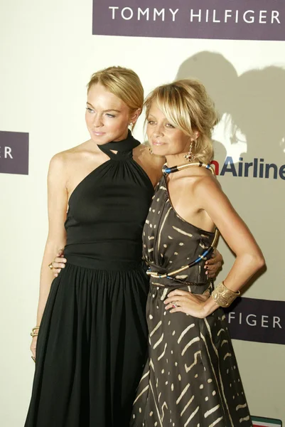 Lindsay Lohan and Nicole Richie — Stock Photo, Image