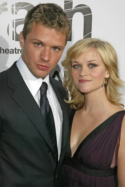 Ryan phillippe en reese witherspoon — Stockfoto