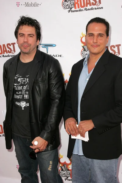 Comedy Central'ın kızartma Pamela Anderson