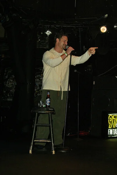 KC Armstrong At the Killers of Comedy Meet the Retards, pembawa acara 97.1 FM Talk, The Key Club, West Hollywood, CA 08-27-05 — Stok Foto