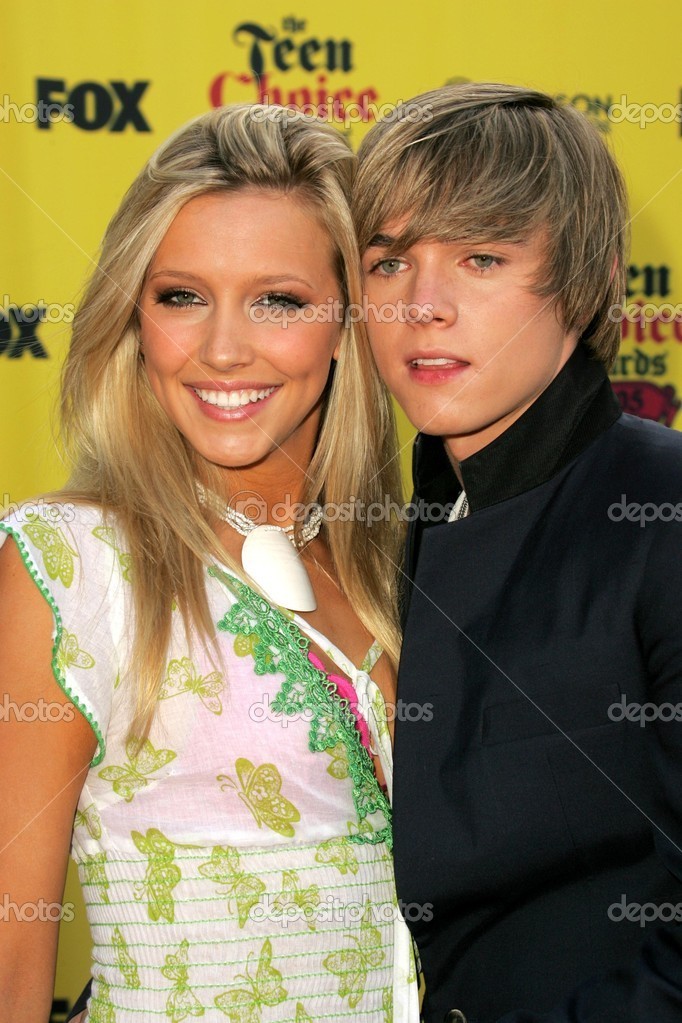 Katie Cassidy and Jesse Mccartney at the 2005 Teen Choice Awards. Universal  Studios, Universal City, CA. 08-14-05. – Stock Editorial Photo © s_bukley  #16741817