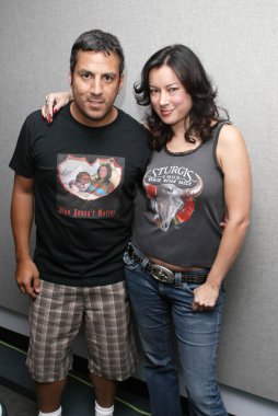 97.1 klsx'ın leo quinones 