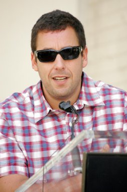 adam sandler ölümünden sonra chris onurlandıran törende farley hollywood'nda bir yıldız ile ünü yürümek. Hollywood Bulvarı, hollywood, ca. 08-26-05