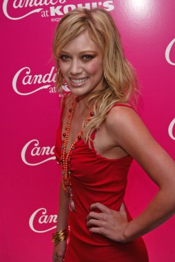 Candie's, kohl's ve hilary duff yeni bir reklam kampanyası duyurdu