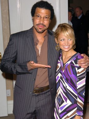 Girlz Hood Öğle Yemeği