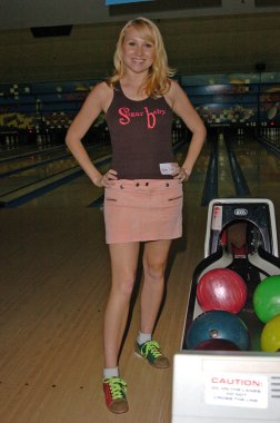 alana köri, bowling için soyulmuş kabuk, pickwick bowling merkezi, burbank, ca 06-05-05