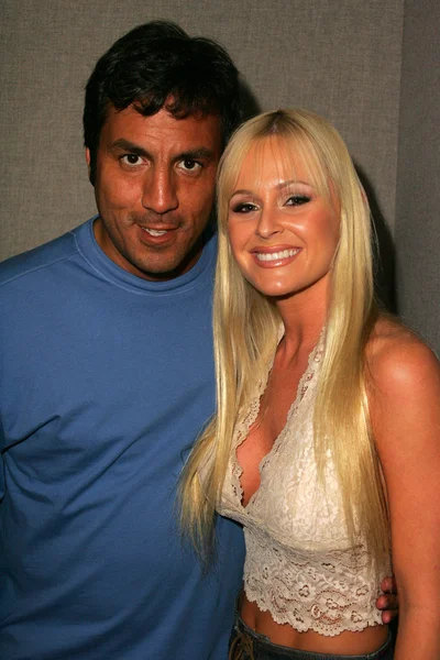 97.1 Klsx'ın Leo Quinones 