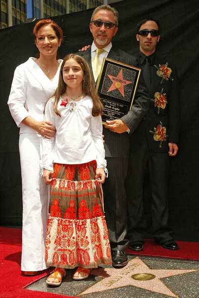 Emilio Estefan honrado con una estrella en el Paseo de la Fama de Hollywood — Foto de Stock