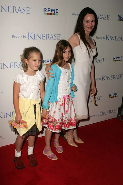 Madeleine Stowe and family — Stock Photo, Image