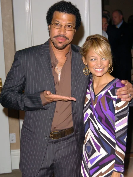 Girlz Hood Öğle Yemeği