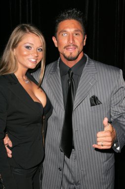 Rita faltoyano ve tommy gunn