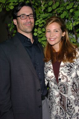 yeni bir başlangıç 4 yıllık sanat satış ve Sergi ev sahipliği yapıyor