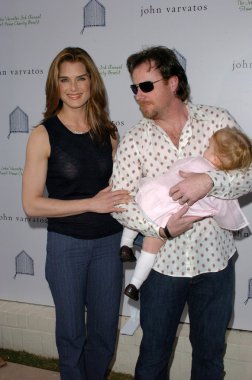 3 yıllık stuart house sadaka parası