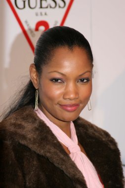 amped Vanity fair partisi