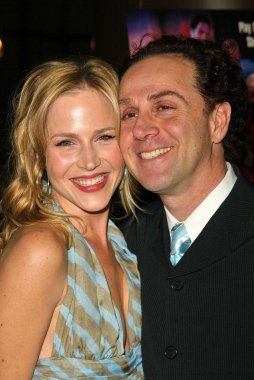 Julie benz ve john kassir