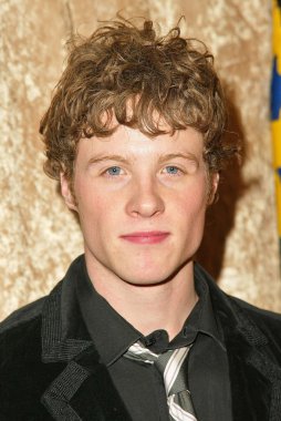 Ashton Holmes
