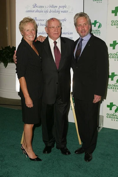 Glenn Close, Mikhail Gorbachev and Michael Douglas — Stock Photo, Image