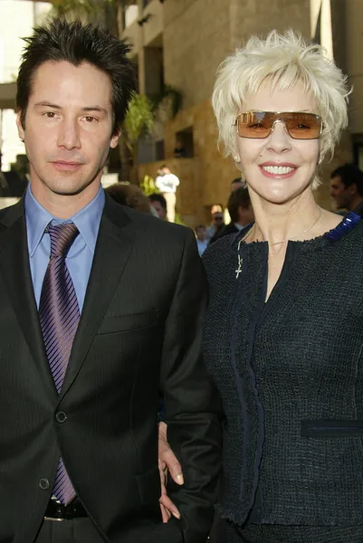 Keanu Reeves y Patric Taylor en la inducción de Reeves en el Paseo de la Fama de Hollywood, Hollywood, CA, 01-31-05 —  Fotos de Stock