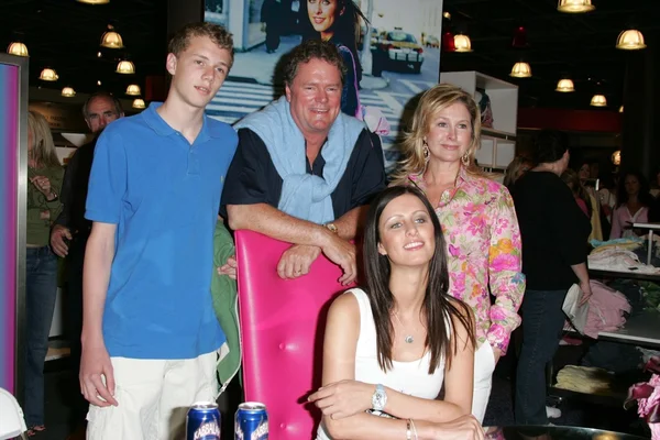 Barron Hilton, Rick Hilton, Kathy Hilton, Nicky Hilton — Stock Photo, Image